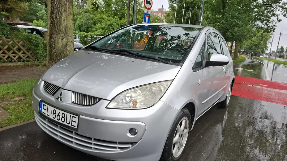 MITSUBISHI Colt -
