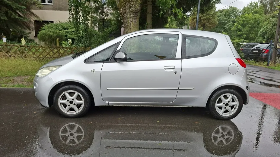 MITSUBISHI Colt -