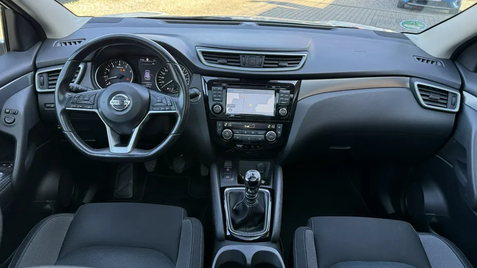NISSAN Qashqai -