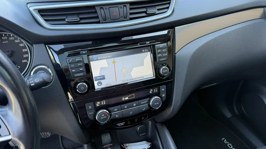 NISSAN Qashqai -