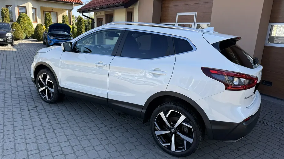 NISSAN Qashqai -