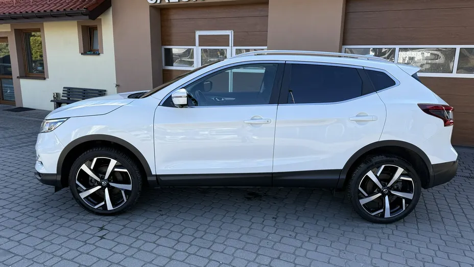 NISSAN Qashqai -
