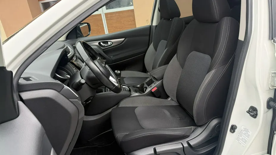 NISSAN Qashqai -