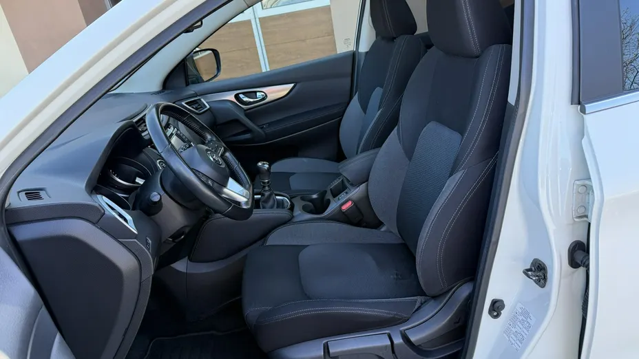 NISSAN Qashqai -