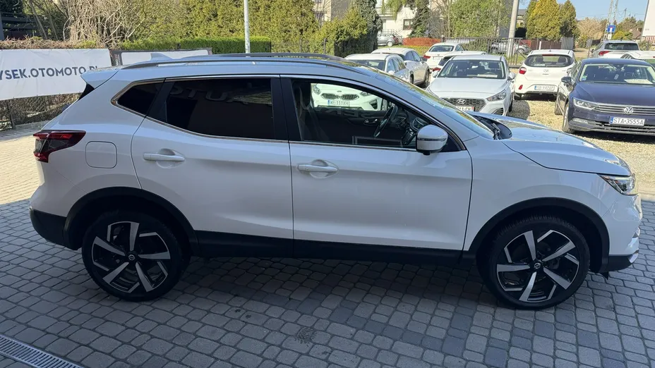 NISSAN Qashqai -
