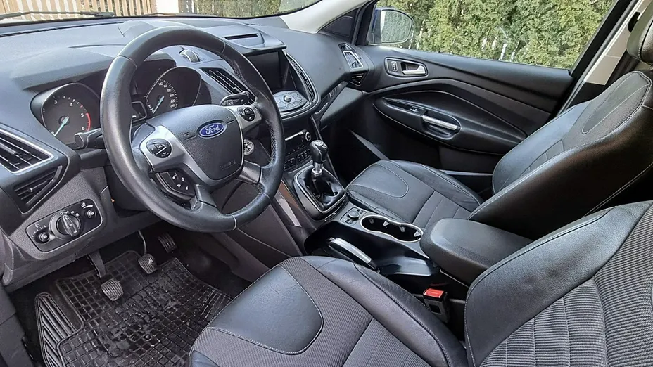 FORD Kuga -