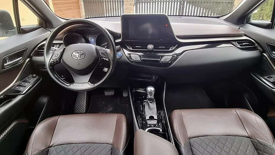 TOYOTA C-HR -