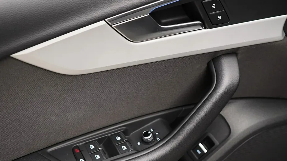 AUDI A4 A4 35 TFSI mHEV S Line S tronic