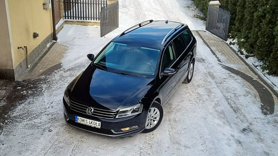 VOLKSWAGEN Passat -