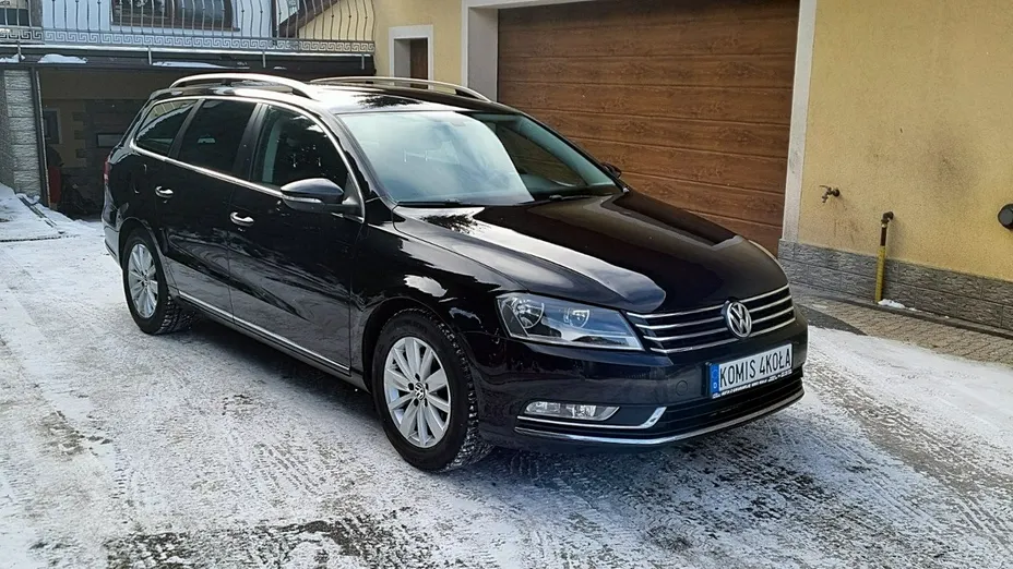 VOLKSWAGEN Passat -