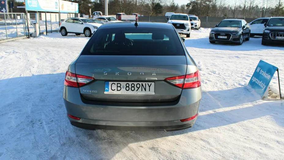 SKODA Superb -