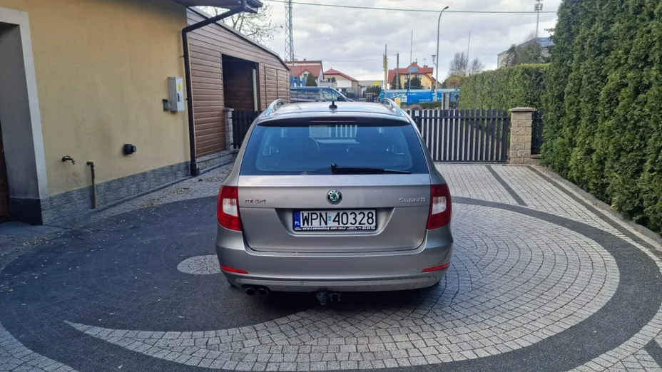 SKODA Superb -