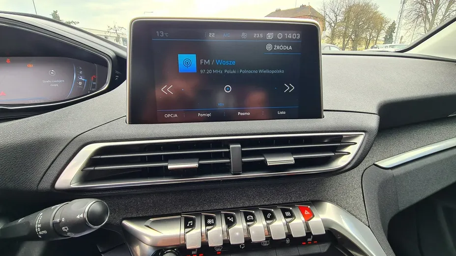 PEUGEOT 3008 -