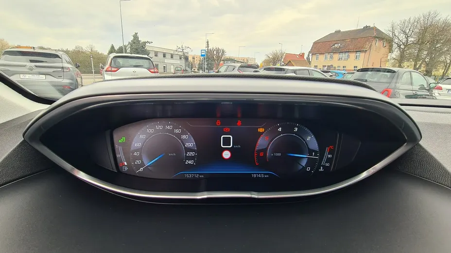 PEUGEOT 3008 -