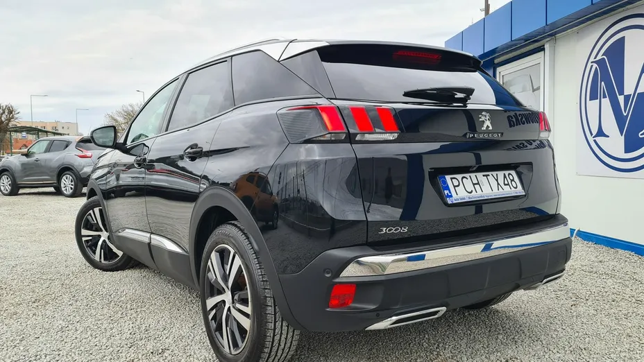PEUGEOT 3008 -
