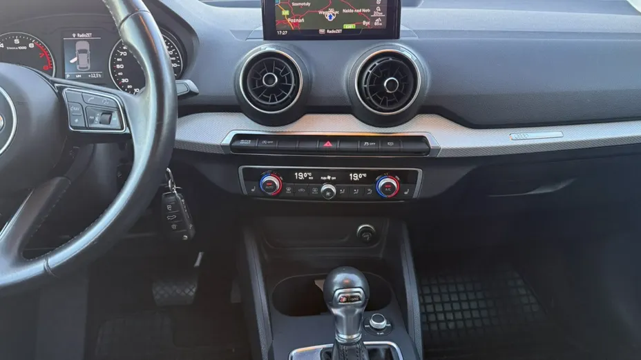 AUDI Q2 -