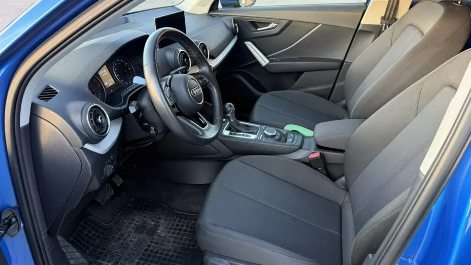 AUDI Q2 -