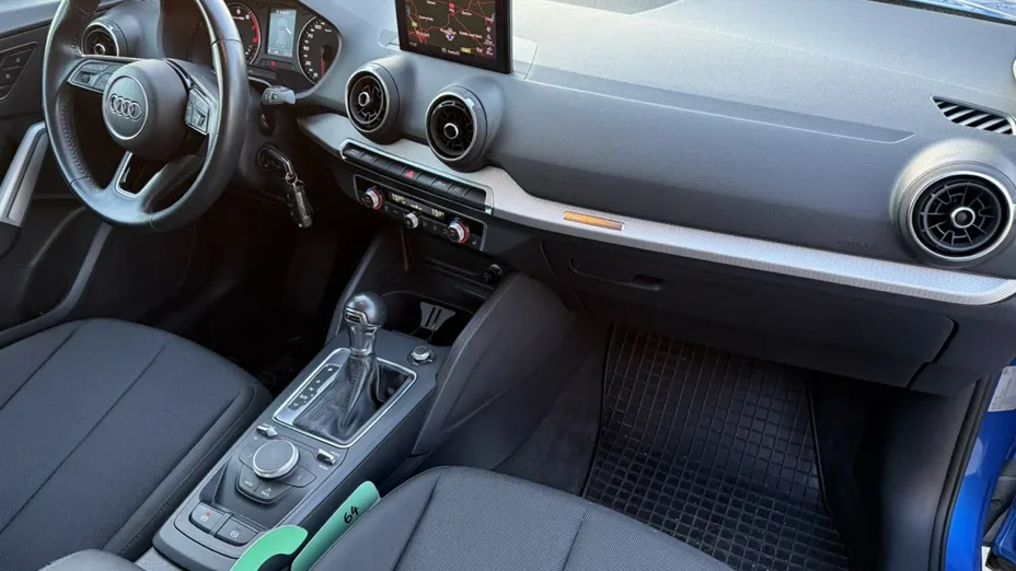 AUDI Q2 -