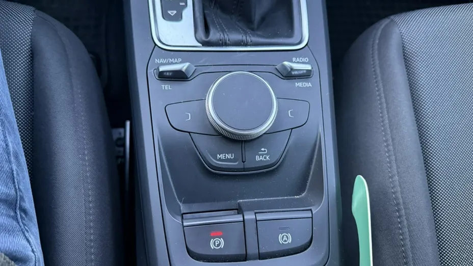 AUDI Q2 -