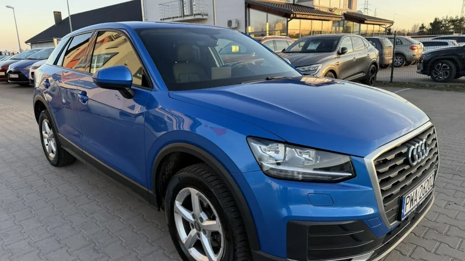 AUDI Q2 -