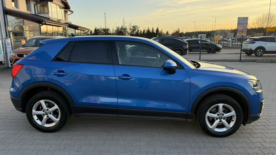 AUDI Q2 -