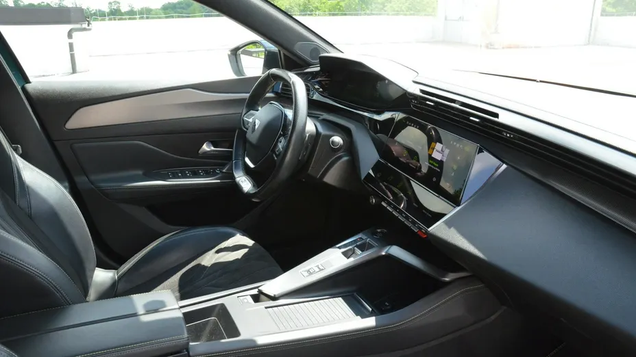 PEUGEOT 308 -