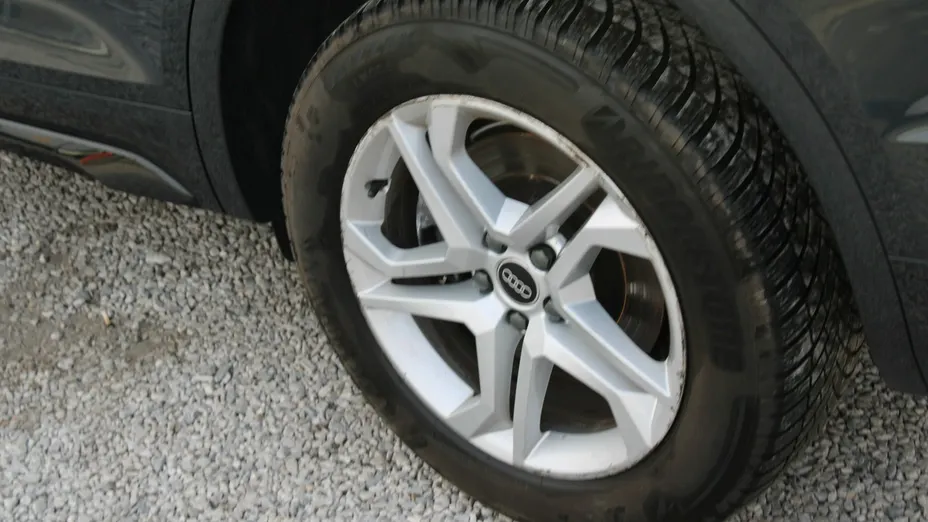 AUDI Q5 -