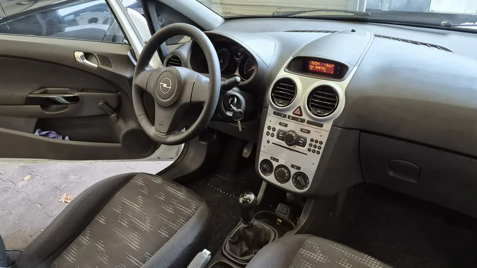 OPEL Corsa -