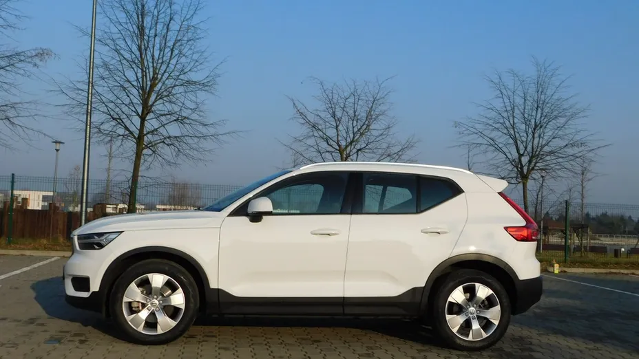 VOLVO XC40 -