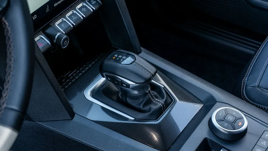 VOLKSWAGEN Amarok -