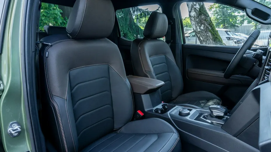 VOLKSWAGEN Amarok -