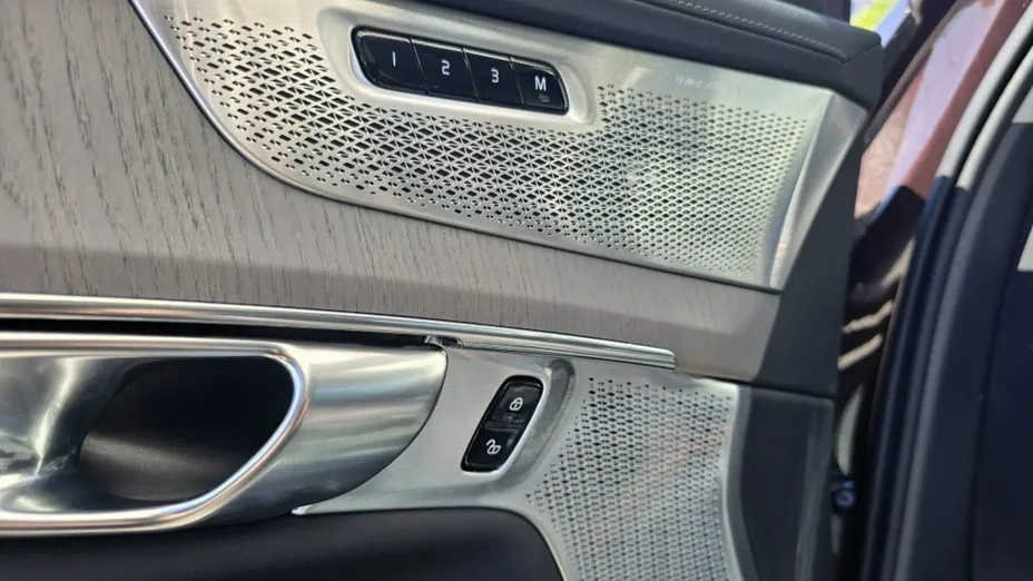 VOLVO XC90 -