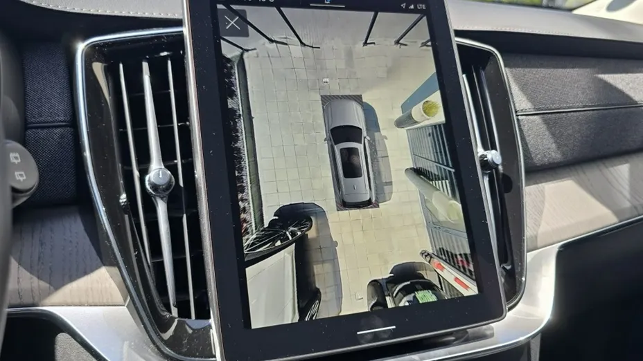 VOLVO XC90 -