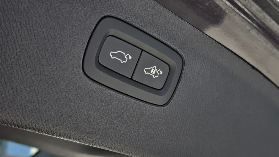 VOLVO XC90 -
