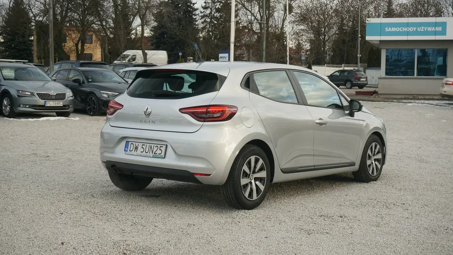 RENAULT Clio -