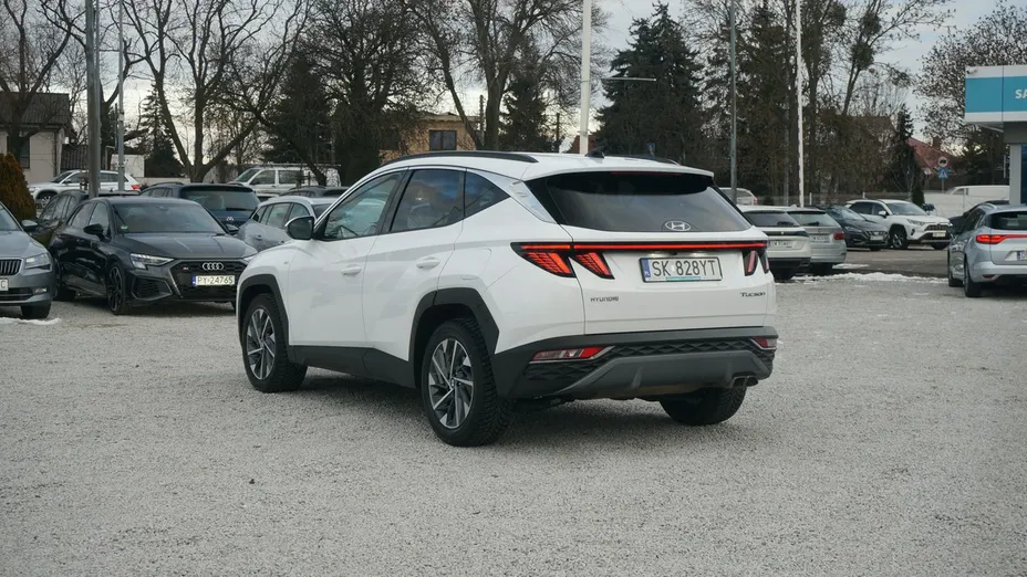 HYUNDAI Tucson -