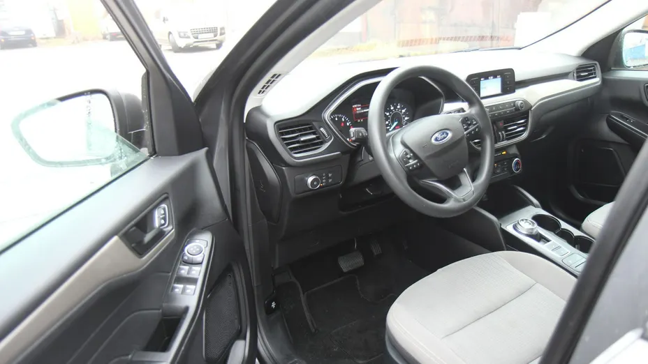 FORD Escape -