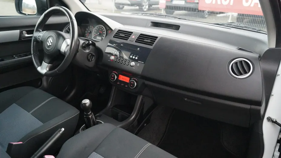 SUZUKI Swift -