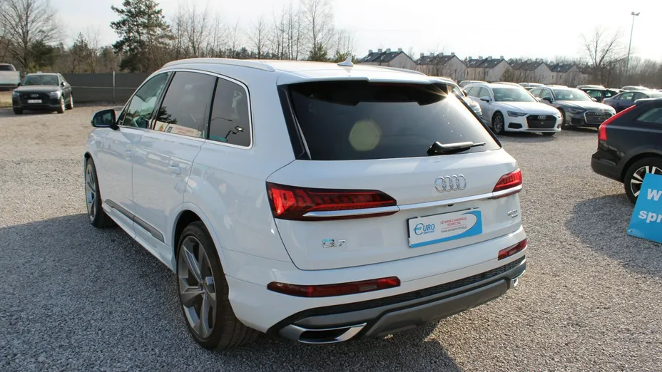 AUDI Q7 -