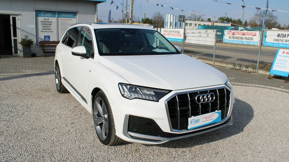 AUDI Q7 -