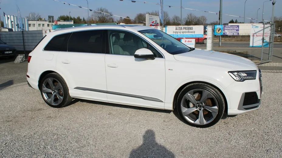 AUDI Q7 -