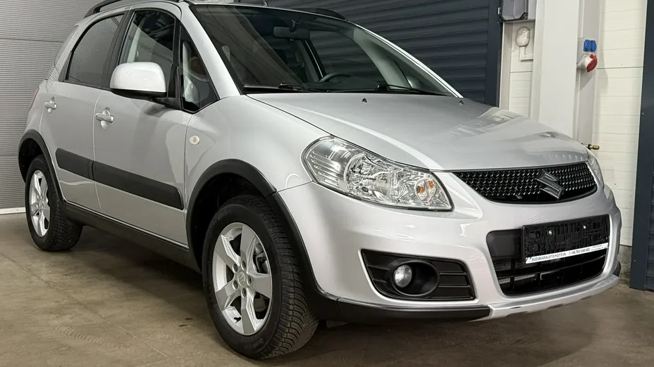 SUZUKI SX4 -