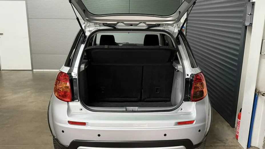 SUZUKI SX4 -