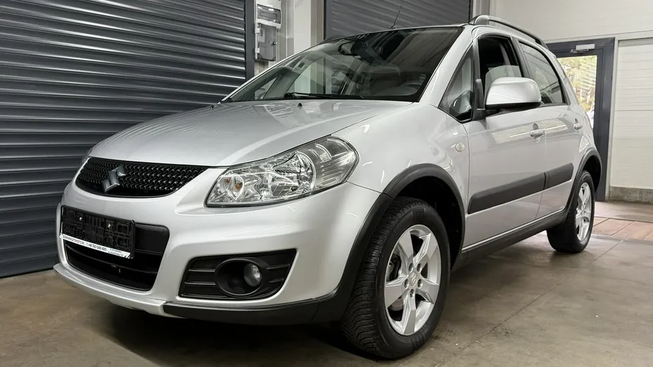 SUZUKI SX4 -