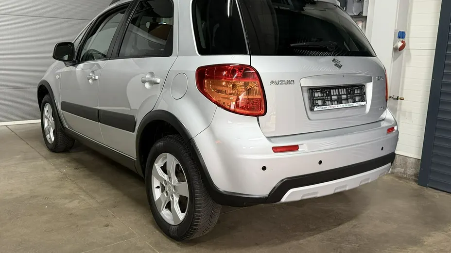 SUZUKI SX4 -
