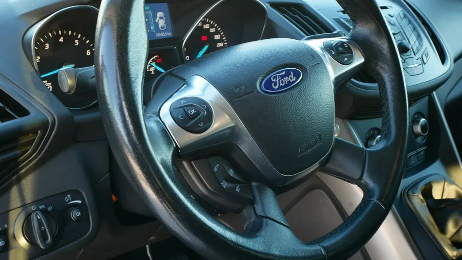 FORD Kuga -