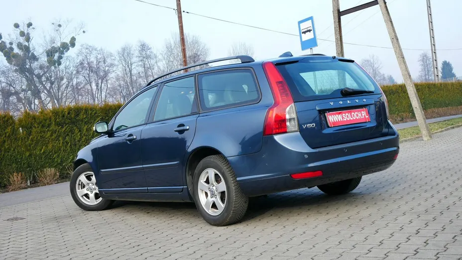 VOLVO V50 -
