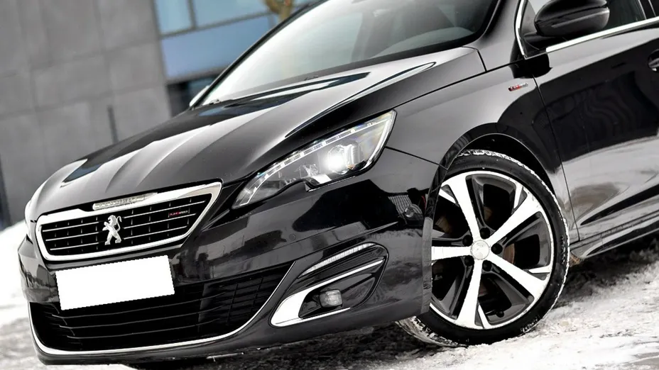 PEUGEOT 308 -