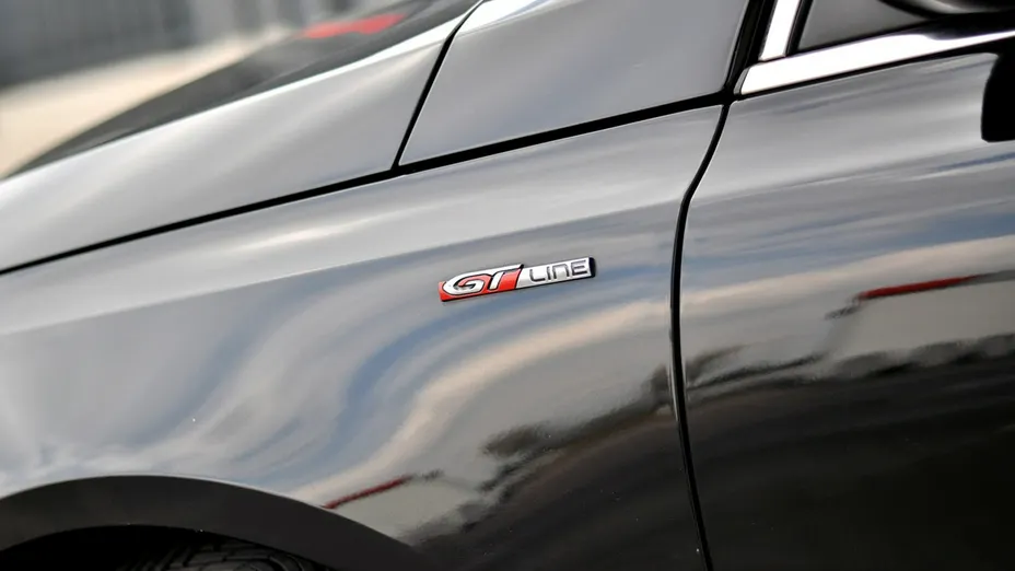 PEUGEOT 308 -