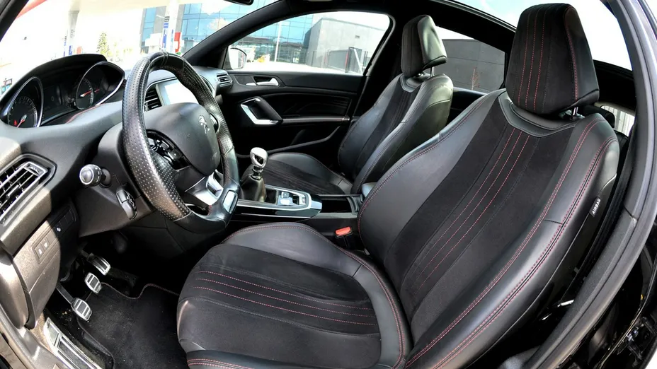 PEUGEOT 308 -